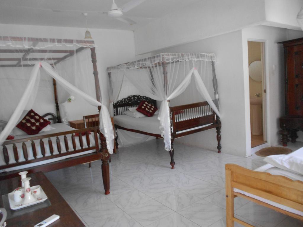 Wijenayake'S - Beach Haven Guest House - Galle Fort الغرفة الصورة