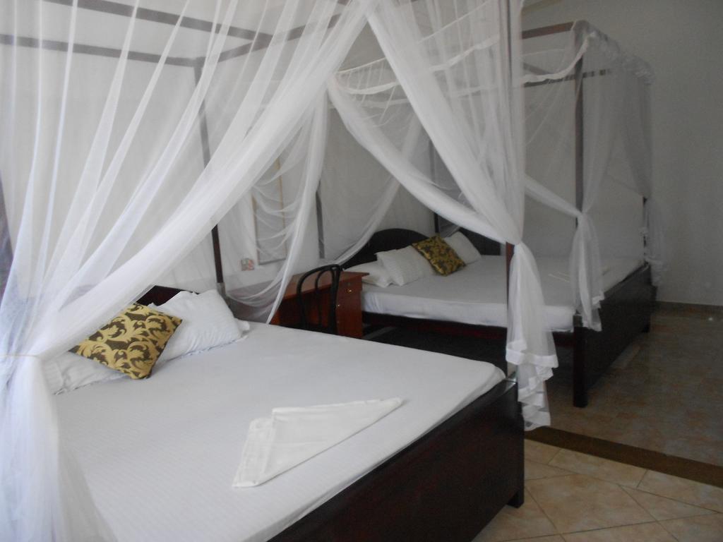Wijenayake'S - Beach Haven Guest House - Galle Fort الغرفة الصورة